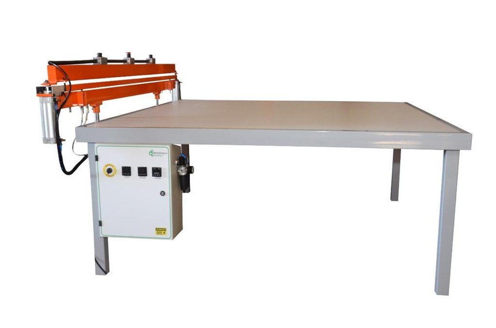 A1E3186CDAA444BCB1C5F8F9EDC13FB7